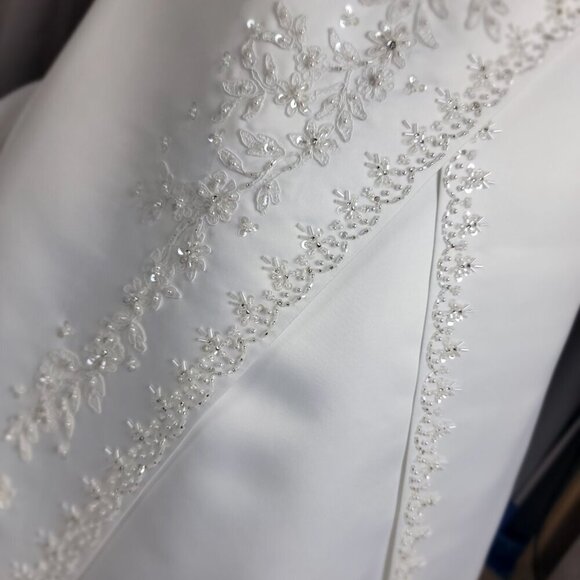 David's Bridal Michaelangelo White Wedding Gown Attached Train Size 4 NWT - Picture 7 of 16